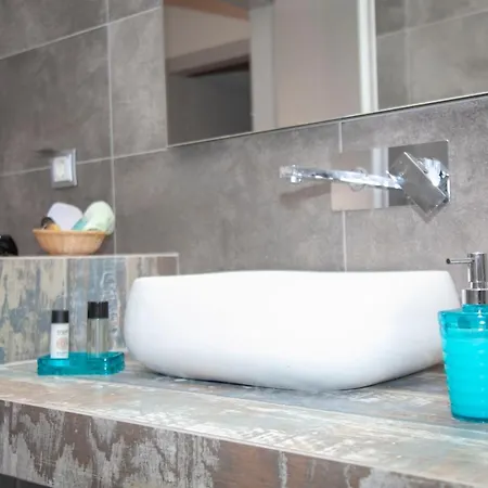 Christina Boutique Apartment *