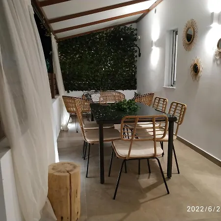 Apartment Christina Boutique *