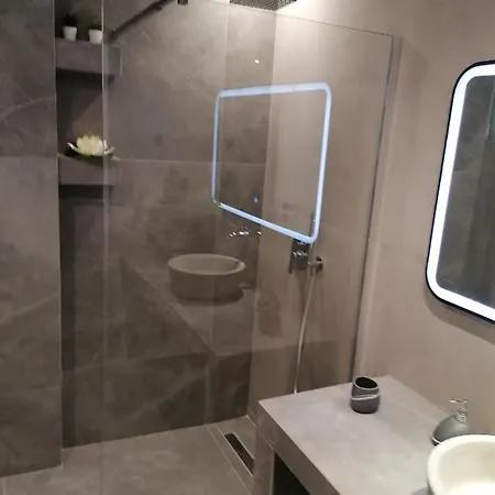 Christina Boutique Apartment *